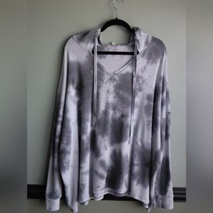 Gray Tie-Dye Hoodie Shirt